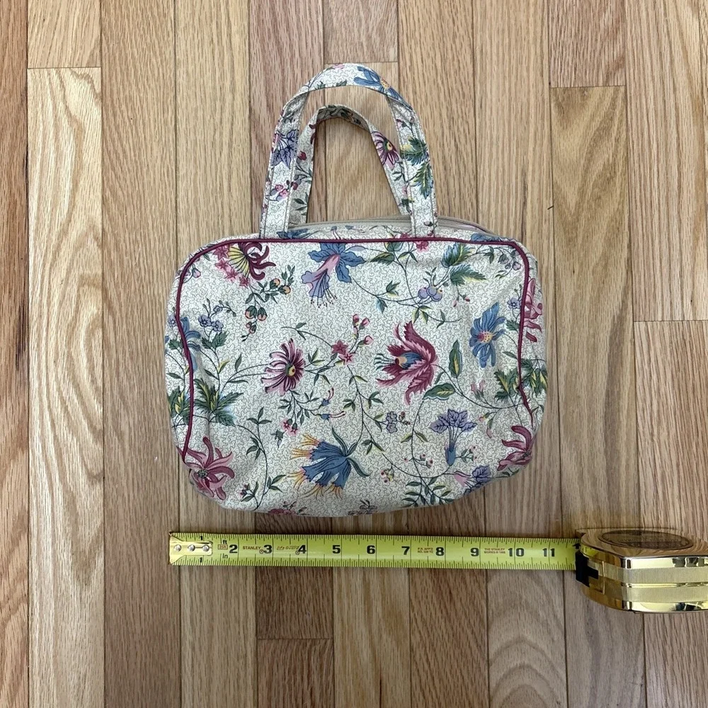 Vintage Cottagecore Floral Travel Cosmetics Bag‎ Clean Pink Interior Top Zip